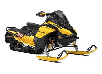 FAITES-VITE ! Modèle exclusif à la vente exclusive du printemps SKIDOO. Conçues pour parcourir de lo...