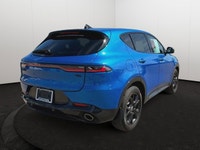 This 2024 DODGE HORNET R/T PLUS EAWD has the following options Leather Seats - Red, Remote Start Sys... (image 8)