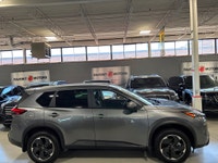 **MONTH-END SPECIAL!** FEATURING : PANORAMIC MOONROOF, MULTI TERRAIN MODES, REMOTE START, WELL EQUIP... (image 2)