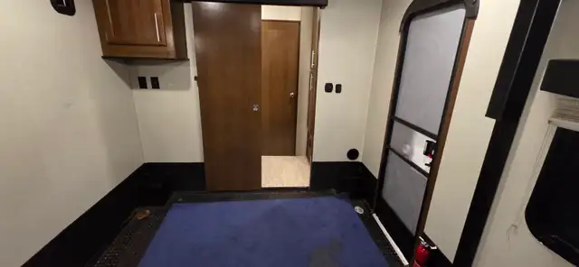 SOLD!  TOY HAULER-4K-GENERATOR 15HR -8X10'GARAGE-PWR BUNK-7400LB in Travel Trailers & Campers in Brantford - Image 6