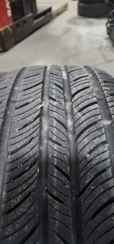 Continental Contiprocontact A/S 235/55/17 99H 10/32 ONLY 2 TIRES Tag: 141707 ___________________ LOT...