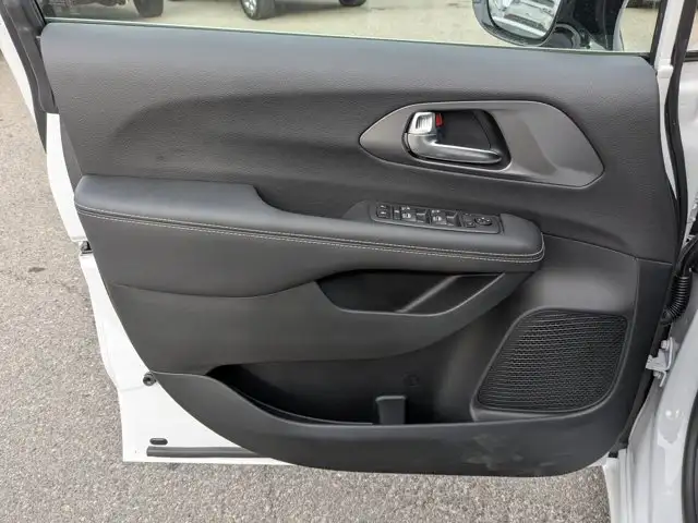 2026 Chrysler Grand Caravan SXT * Power Liftgate - in Cars & Trucks in Calgary - Image 13