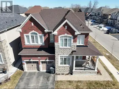 Stunning family home in the Heart of Caledon East. Open main floor boasts a modern elegance with upg...