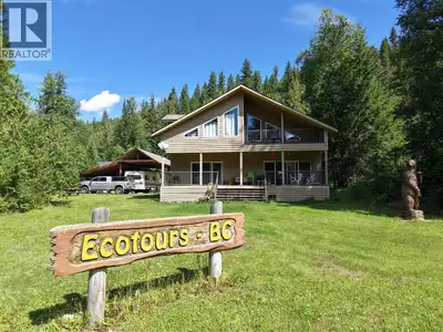 Spacious 2 bed, 2 bath home across from the Quesnel River at the outlet of pristine Quesnel Lake in...