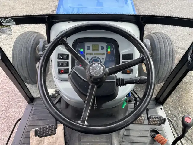 2009 New Holland T4020 Utility Tractor in Heavy Trucks in Delta/Surrey/Langley - Image 28