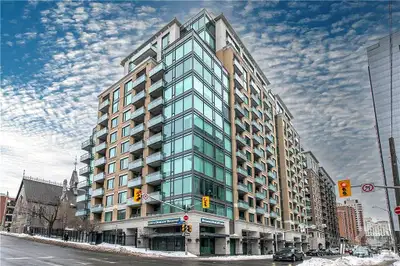 Prime Downtown Living at Your Doorstep! Welcome to sophisticated city living in this modern 1-bedroo...