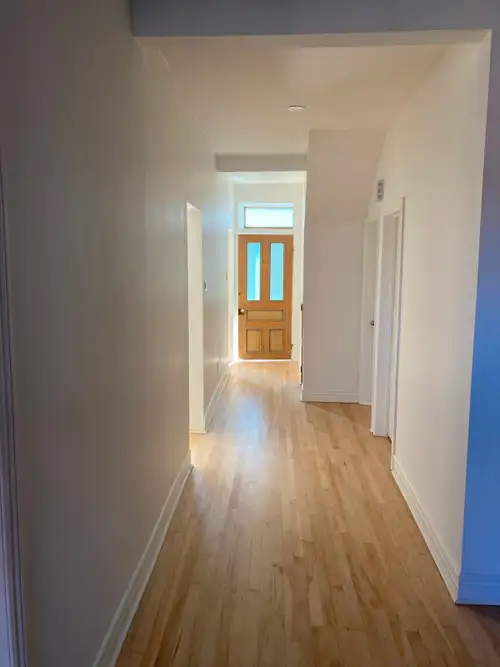 Superbe 6½ Rénové et Lumineux – St-Henri – Disponible à partir du 1er novembre 2026 – 2 050$/mois •...