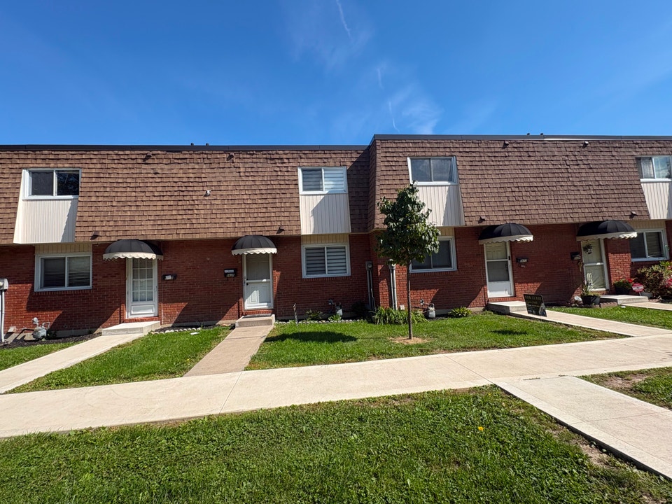 FOR RENT – 2 Spacious 3-Bedroom Townhouses 2