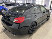 Le Subaru WRX 2017 usagé offert chez AutoStudio 72 à Mirabel propose une conduite manuelle à 6 vites... (image 3)