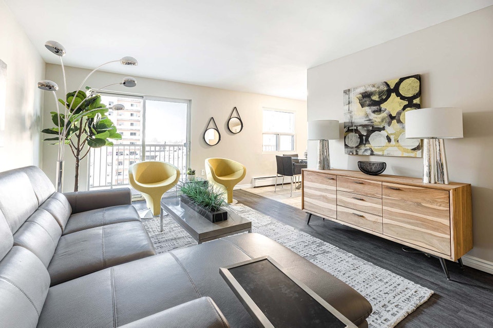 Affordable 1 Bed Apartment-Heat/Water Incl. - Walk to Everything 2