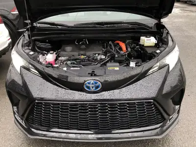 2025 Toyota Sienna XSE 7-Passenger XSE HYBRID!! AWD, ROOF, H..., View more