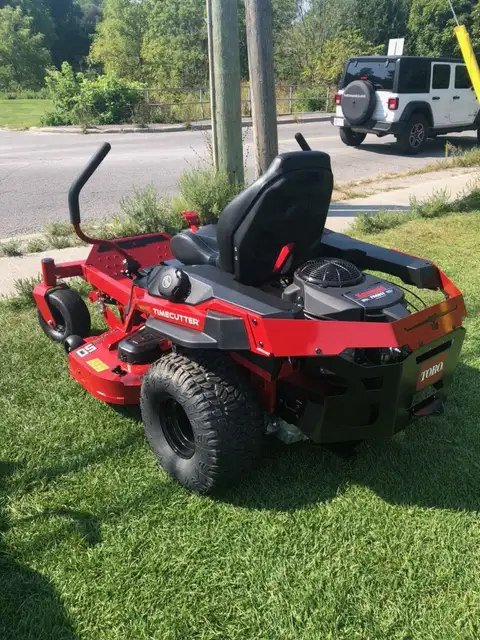 Toro 50" TimeCutter® Max (77501) Zero Turn Mower in Lawnmowers & Leaf Blowers in Belleville - Image 6