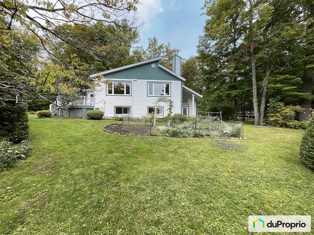 $819,000 - Bungalow for sale in Eastman — photo 1