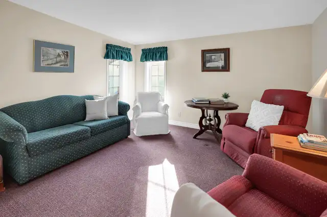BLACK CREEK COMMUNITY BUNGALOW - 2 BED, 2 BATH in Houses for Sale in Hamilton - Image 10