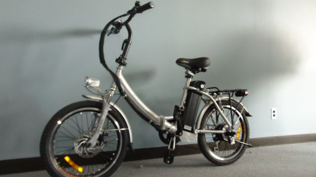 2x Folding E-bikes w new lithium battery & charger in eBike in City of Toronto - Image 3