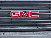 Powerful 4.3L Gas V6 engine | Equipped with traction and stability control | Includes block heater f... (image 7)