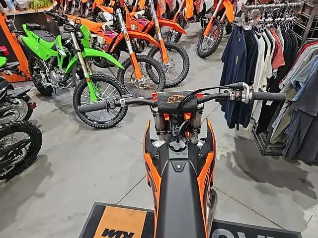 2025 KTM SX 250 in Dirt Bikes & Motocross in Calgary - Image 12