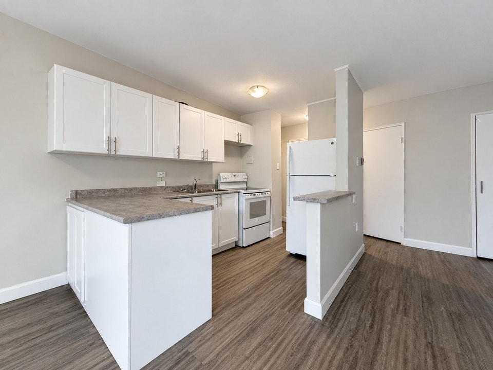 301 - 880 Colborne Road 5