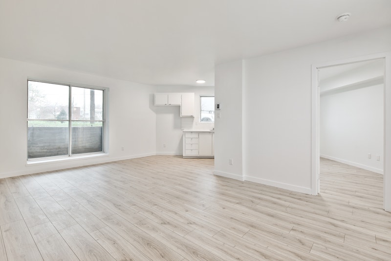 Très beau 3 1/2 près du métro Longueuil. Locations longue durée