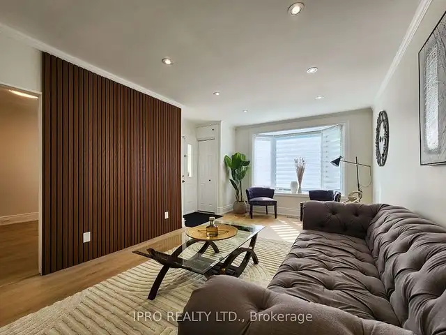 Beautifully renovated detached bungalow in Houses for Sale in Hamilton - Image 8