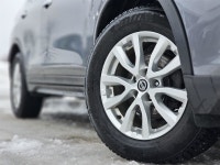 Experience the versatility and reliability of the 2018 Nissan Rogue SV. This Gray front-wheel-drive... (image 7)
