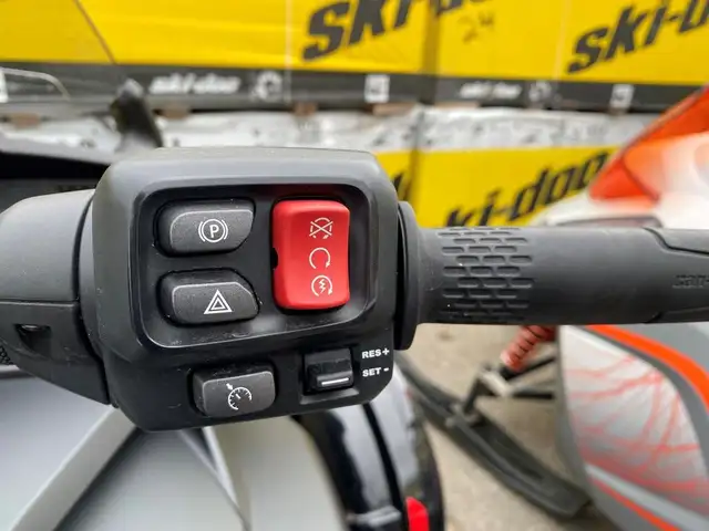 2024 Can-Am Spyder F3 Limited in Street, Cruisers & Choppers in Kitchener / Waterloo - Image 14