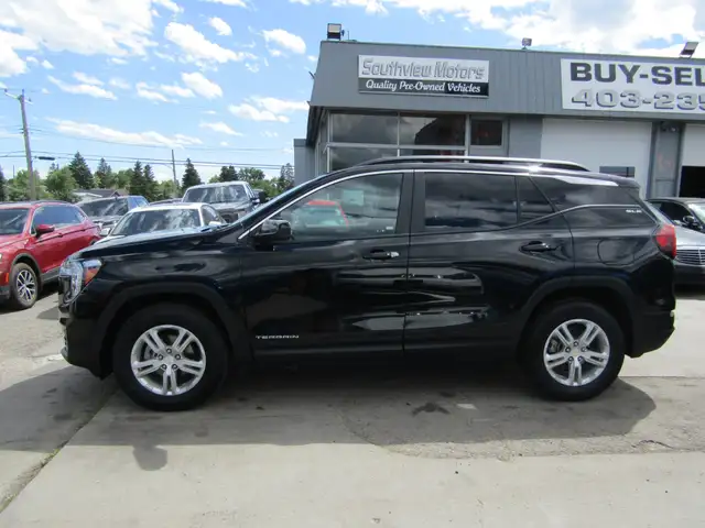 2023 GMC Terrain AWD SLE Carplay | Navi | B.Camera | New Tires | in Cars & Trucks in Calgary - Image 11