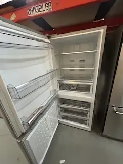 Blomberg 30-inch, 16.2 cu. ft. Bottom Freezer BRFB 1812 SSLN, View more