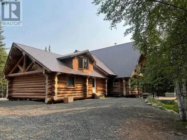 417 MACKENZIE DRIVE Norman Wells, Northwest Territories in Houses for Sale in Yellowknife - Image 2