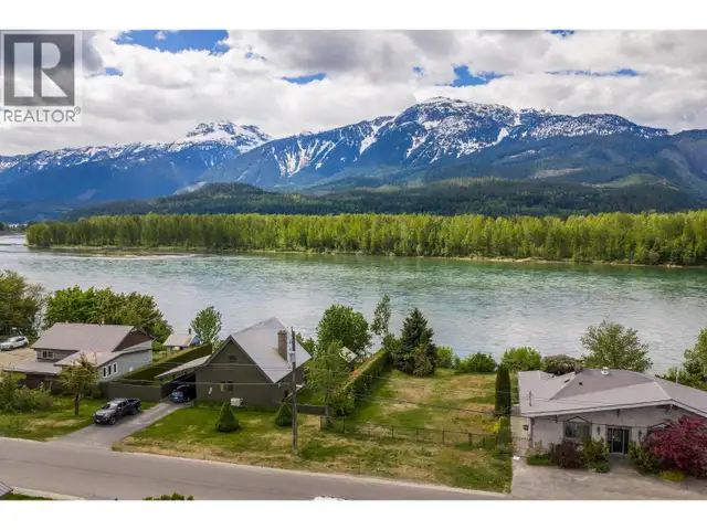 1311 Front Street Revelstoke, British Columbia in Land for Sale in Revelstoke - Image 19