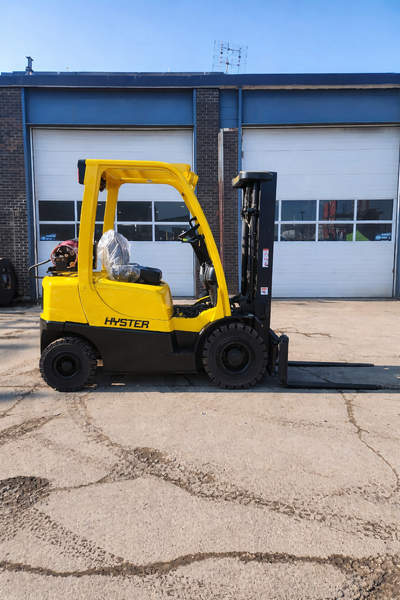 Keywords: Hyster forklift, outdoor forklift, propane forklift, 4,000 lbs capacity, 3-stage mast, for...