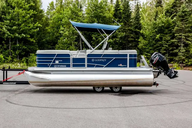 2023 Godfrey Sweetwater 2086 in Powerboats & Motorboats in Rimouski / Bas-St-Laurent - Image 10
