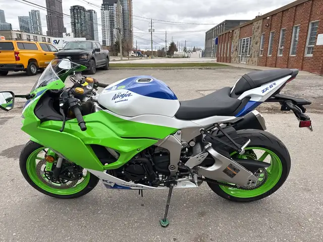 2024 Kawasaki Ninja ZX-6R ~ NINJA ZX-6R ~ 40TH ANNIVERSARY ~ LOW in Sport Bikes in City of Toronto - Image 3