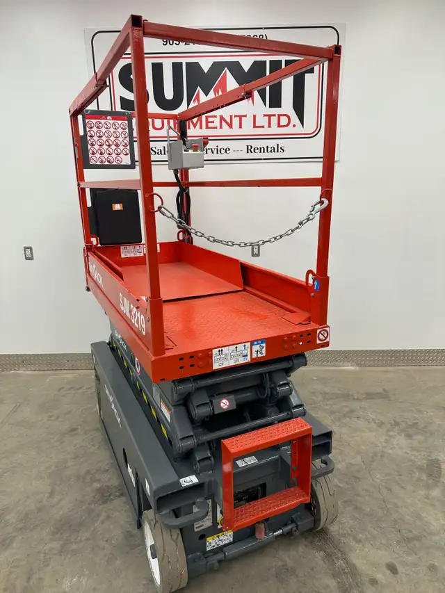 2013 SKYJACK SJ3219 Electric Scissor Lift in Heavy Equipment in Hamilton - Image 14