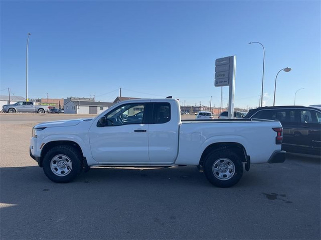 2023 Nissan Frontier King Cab S - Apple CarPlay in Cars & Trucks in Lethbridge - Image 2