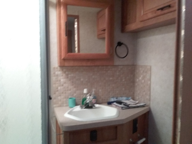 CERTIFIED 2004 Georgie Boy Pursuit Class A Motor Home in RVs & Motorhomes in Leamington - Image 4