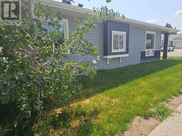 #2, 4738 49A Avenue Lacombe, Alberta62864392077570123