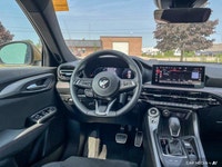 This Dodge Hornet has a strong Intercooled Turbo Premium Unleaded I-4 2.0 L/122 engine powering this... (image 9)