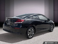 2015 Honda Civic Coupe La Honda Civic Coupé EX 2015 est une voiture compacte qui combine un style sp... (image 4)