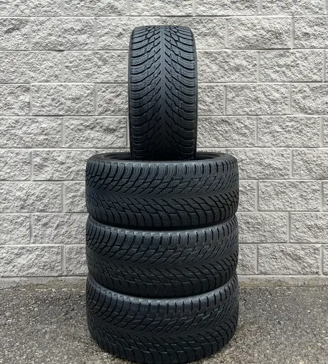 (95%) 4x 285/40R22 Nokian Tyres Hakkapeliitta R3 SUV Winters in Tires & Rims in City of Toronto - Image 2