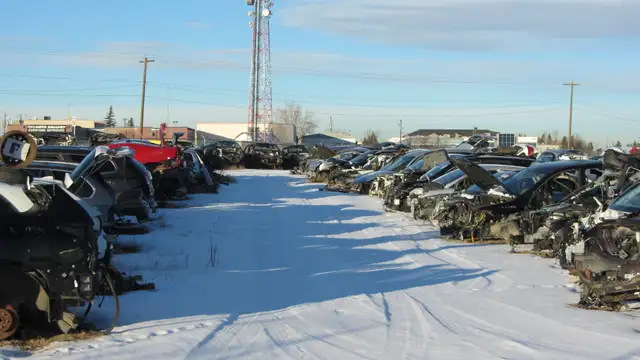 Hundreds of DOORS - Trucks, SUVs - All  Makes - Jasper Auto in Auto Body Parts in Edmonton - Image 7