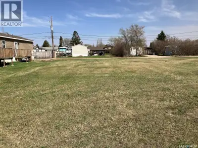 Vacant lot for sale in a great town of Nipawin, SK! Zone R5 – (Residential District – mobile homes)....