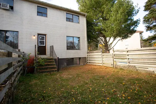 Crystal Heights Townhouses - Renovated 3 Bedroom Townhouse House in Long Term Rentals in Sault Ste. Marie - Image 17