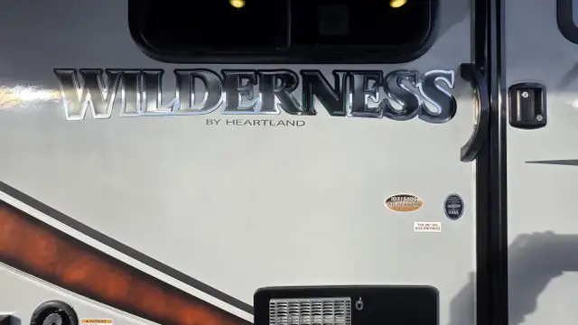 2018 Heartland Wilderness 3250DS in Travel Trailers & Campers in St. Albert - Image 18