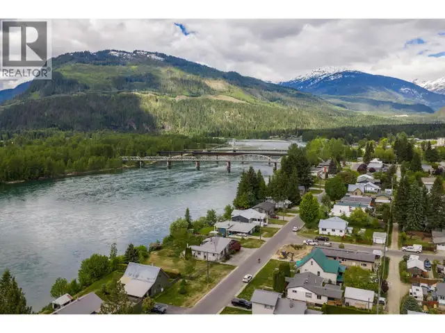 1311 Front Street Revelstoke, British Columbia in Land for Sale in Revelstoke - Image 13