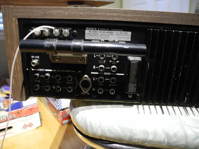 VINTAGE SONY STR 7055 HI END RECEIVER/AMPLIFIER in Stereo Systems & Home Theatre in City of Toronto - Image 9