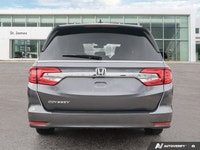 * LED daytime running lights * Power sliding side doors * Fog light controls * 10-way power-adjustab... (image 3)