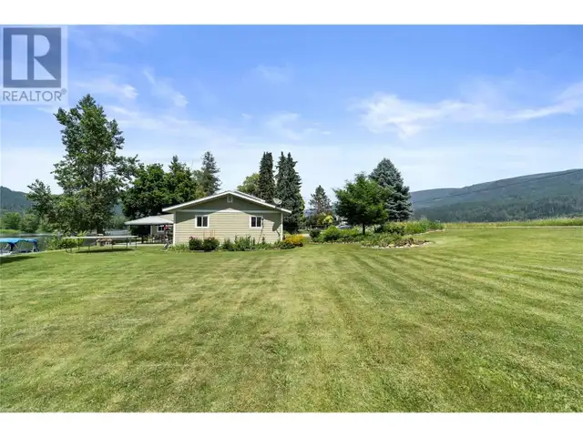 7088 97A Highway Grindrod, British Columbia in Houses for Sale in Vernon - Image 37