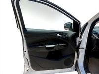 A versatile compact SUV with a comfortable interior, modern convenience features, and efficient perf... (image 6)