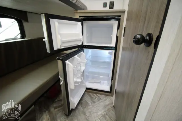 2025 ,Sun Lite,Sunset Park RV 13BH in Travel Trailers & Campers in Kamloops - Image 17